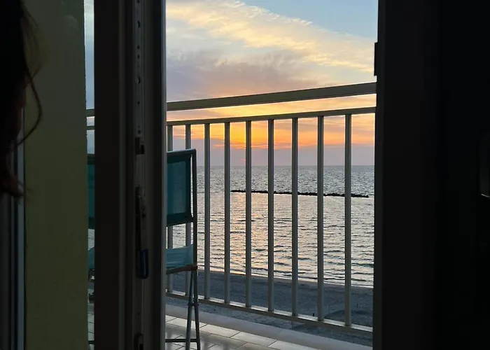 Giovanni In Romantic Adria On The Beach 리도 디 폼포사